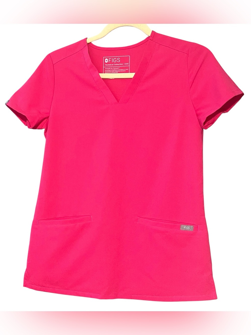 💗FIGS Casma Three-Pocket Scrub Top. Size: XXS. Shocking Pink. EUC